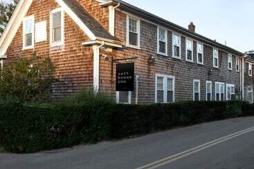 Bed and Breakfast Salt House Inn