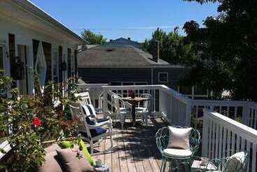 Bed and Breakfast Salt House Inn
