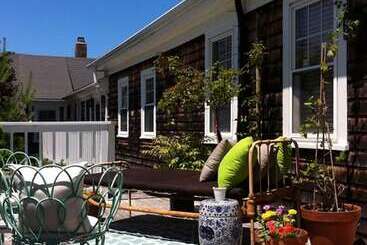 Bed and Breakfast Salt House Inn
