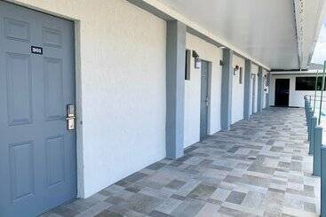 Hialeah Airport Motel
