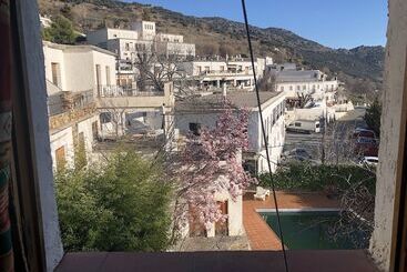 Hostal Poqueira