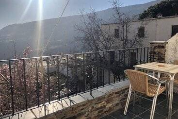 Hostal Poqueira