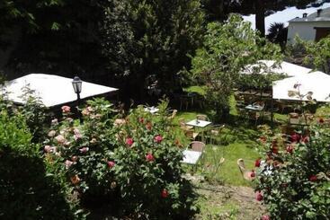 Hostal Poqueira