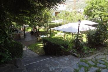 Hostal Poqueira