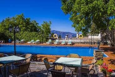 Hostal Poqueira