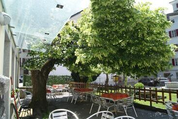 ホテル Albergo Piz Cam