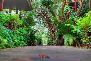 هتل Baansuanlynjee Maeklong Resort
