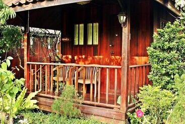 هتل Baansuanlynjee Maeklong Resort