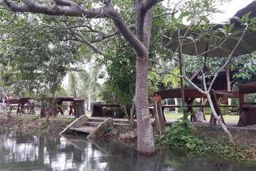 هتل Baansuanlynjee Maeklong Resort