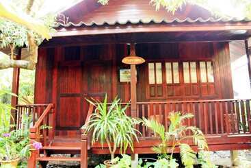 هتل Baansuanlynjee Maeklong Resort