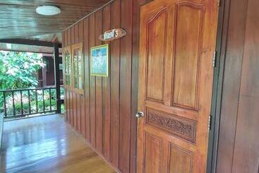 هتل Baansuanlynjee Maeklong Resort