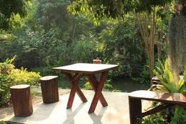 هتل Baansuanlynjee Maeklong Resort