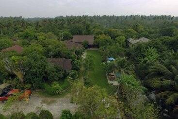 هتل Baansuanlynjee Maeklong Resort