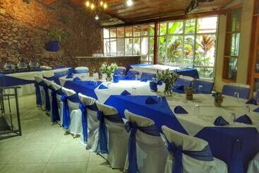 هتل Cibeles Resort