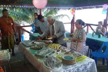 هتل Faofao Beach Fales
