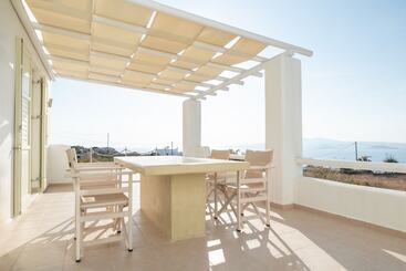 هتل Villas Naxos Grande Vista