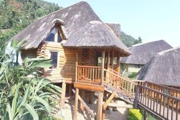 هتل Rafiki Safari Lodge Bwindi