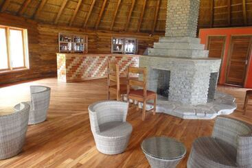 هتل Rafiki Safari Lodge Bwindi
