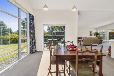 Lupin Lodge Bed And Breakfast
