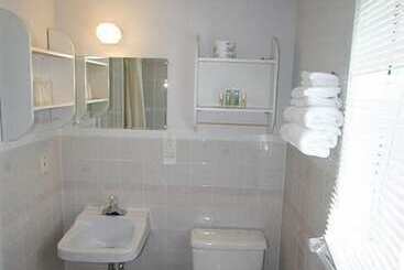 مُتل The Campbellford River Inn