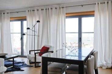 Panoramic Living