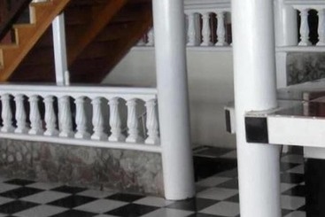 پانسیون Symes Zee Villa