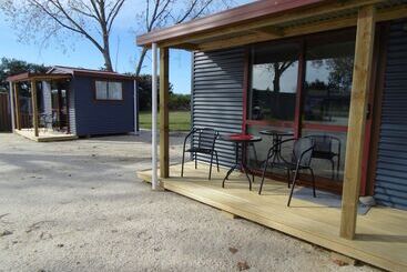 استراحتگاه Glenavys Waitaki River Motor Camp