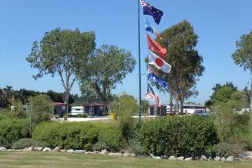 استراحتگاه Glenavys Waitaki River Motor Camp