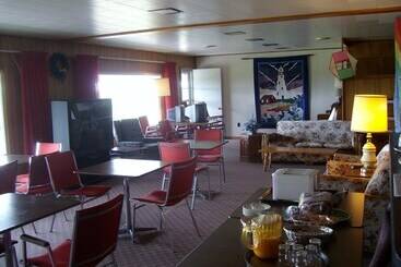 Singing Sands Inn Motel