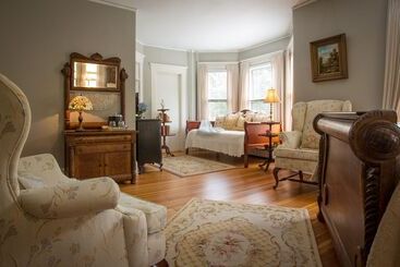 The Lion And The Rose B&b