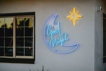 The Sapphire Motel