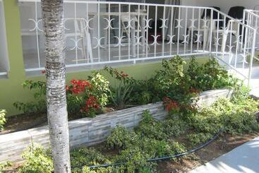 Alablanca Apartments, Residents Inn