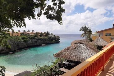 Bahia Apartments & Diving