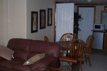 Cobblestone Manor B&b