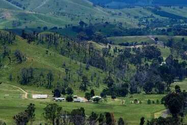 茅舍 Berner B&b, Halls On Falls Homestead