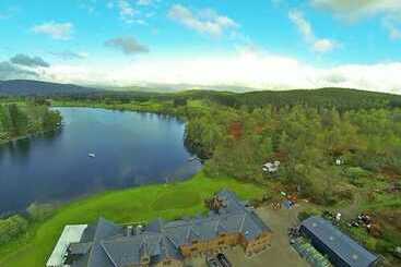 مسافرخانه The Lodge On The Loch Of Aboyne