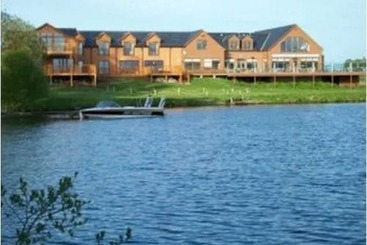 مسافرخانه The Lodge On The Loch Of Aboyne