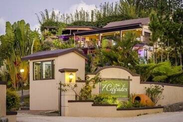 هتل 7 Cascades Restaurant Bar & Lodges
