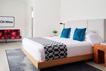 هتل Bluebird Spa City Motor Lodge