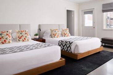 هتل Bluebird Spa City Motor Lodge