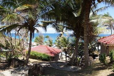 هتل Petite Anse