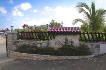 هتل Serenity Cottages