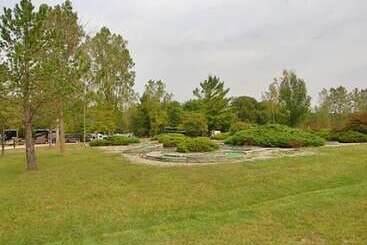 هتل St Clair Rv Resort