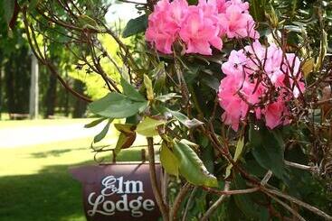 مُتل Elm Lodge Bright