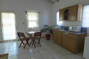 پانسیون Coco Rose Guesthouse