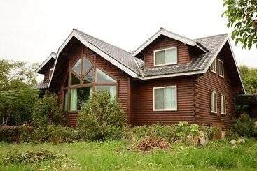پانسیون Hsinchu Emei Canadian Woodhouse Homestay