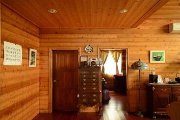 پانسیون Hsinchu Emei Canadian Woodhouse Homestay