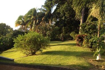 پانسیون Rnm The Clubhouse Grenada