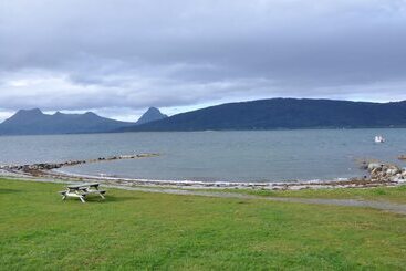 استراحتگاه Topcamp Havblikk   Helgeland