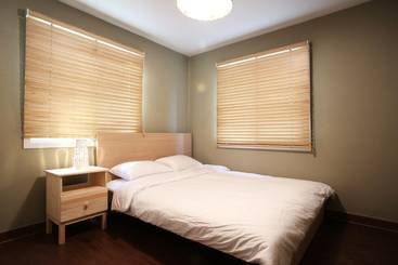Dreamers Guesthouse  Hostel